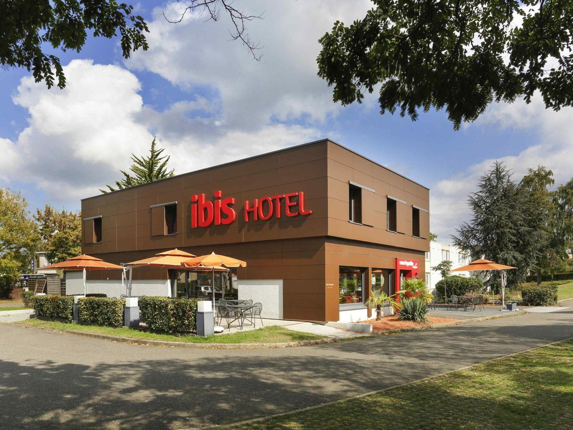 Où Dormir près de l'Abbaye de L'Epau : 4 Hôtels Budget
